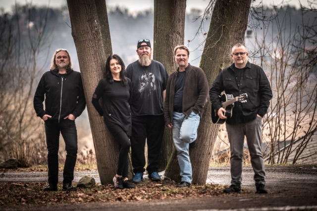 HONZA NEDVĚD & PŘÍBUZNÍ