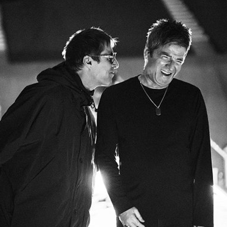 OASIS: DON'T LOOK BACK IN ANGER
