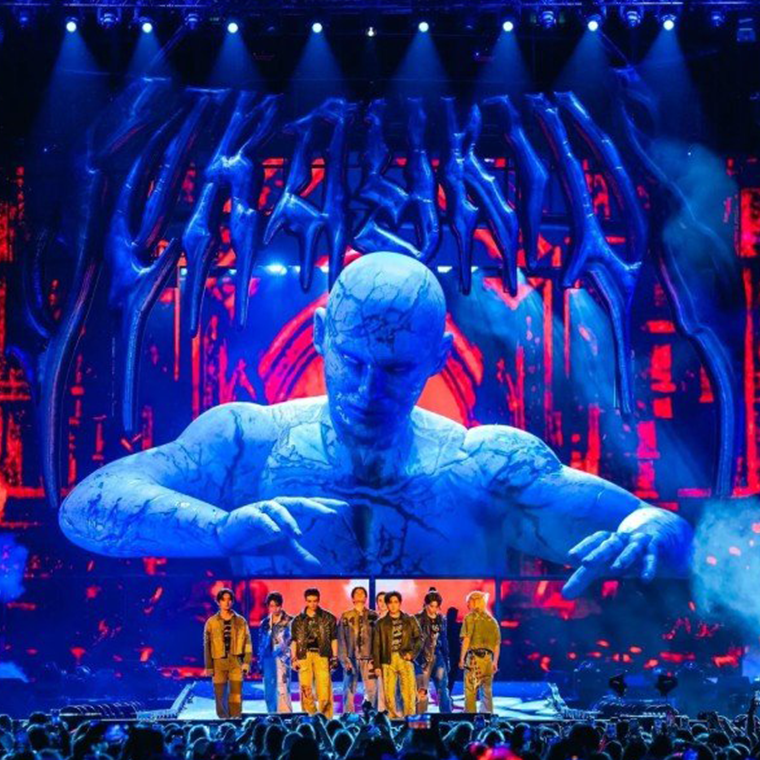 STRAY KIDS: THE DOMINATE EXPERIENCE